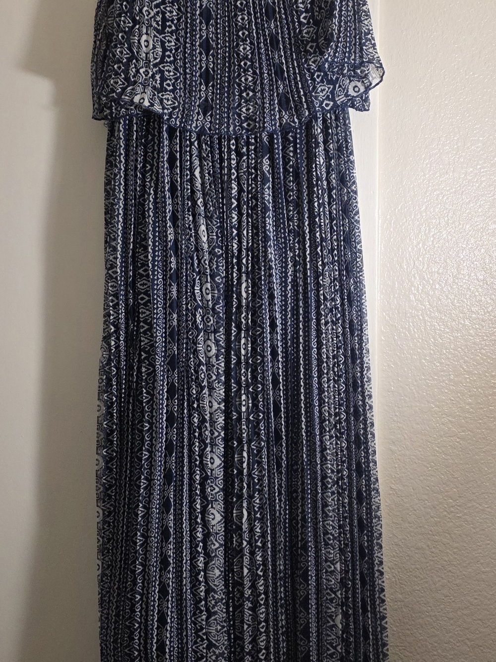 Magic Women’s Navy Blue and White Printed Pleated Maxi Dress Size XL